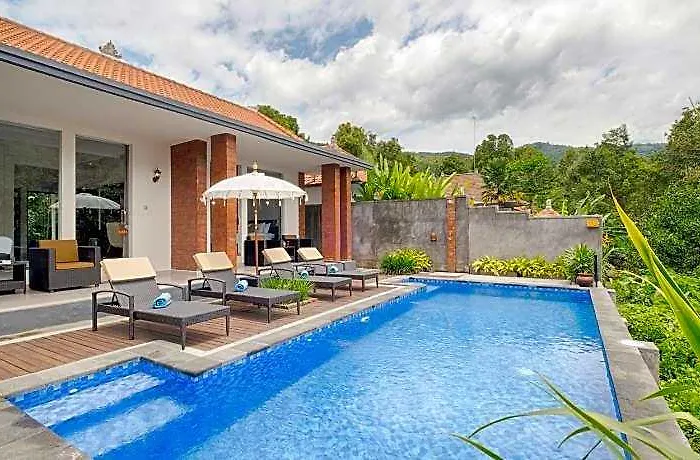 Nadira Bali & 4*