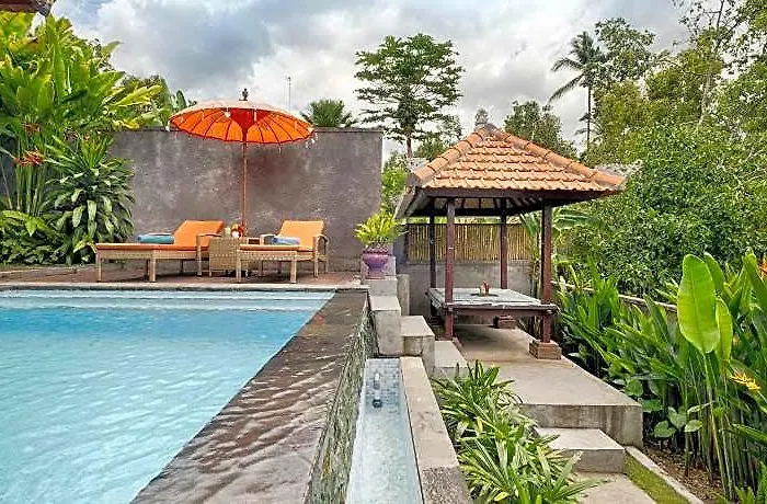Nadira Bali & Munduk